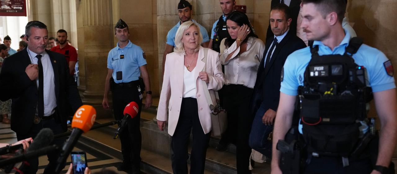 Marine Le Pen will trotz Urteil bei Präsidentschaftswahl antreten