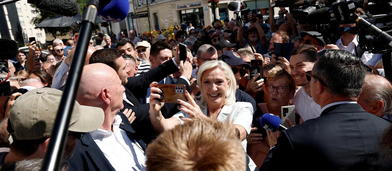 Le Pen setzt Wahlkampf fort, als sei sie freigesprochen worden
