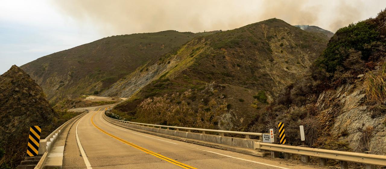 Waldbrände in Kalifornien: Berühmter Highway 1 gesperrt
