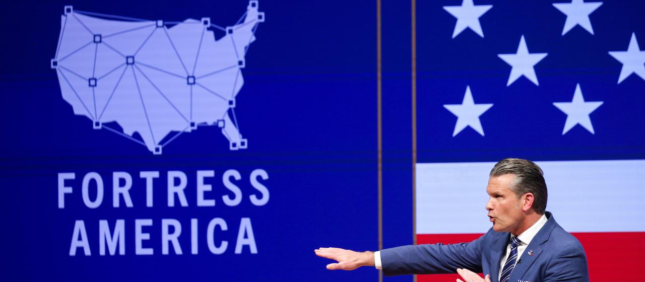 Hegseth kündigt Verschlankung der US-Armee an und neue Rolle für Elon Musk