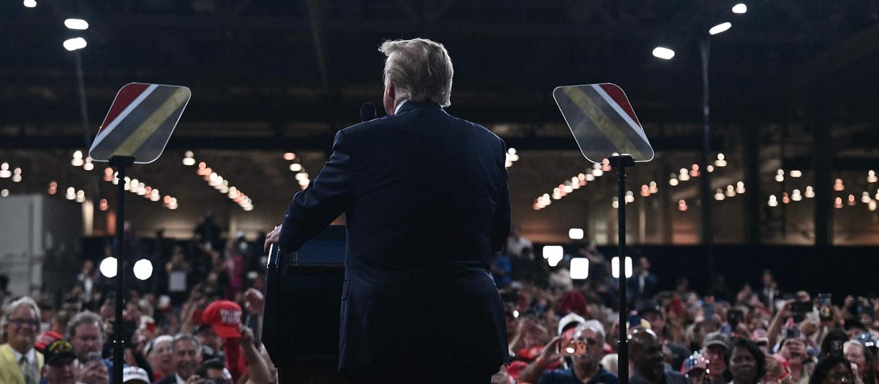 Umfragen vor den Midterms Trumps frühere Wähler wenden sich von ihm ab