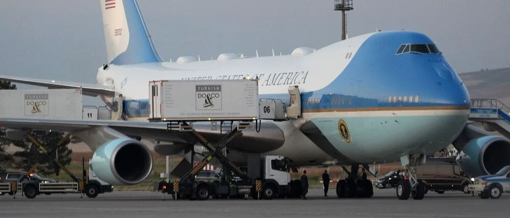 President in Catering Truck: Media: Rocket Threat Reason for Trump's Deception