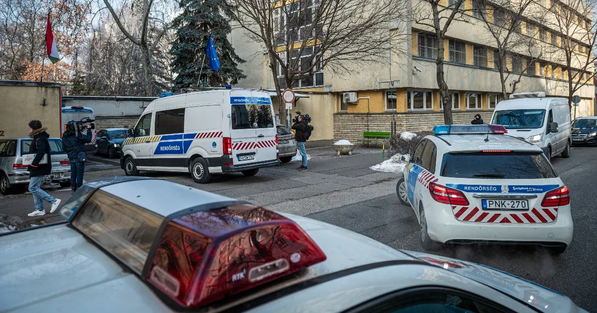 Loptak a Szőlő utcai javítóintézet kiürítése közben, fekete zsákból kerültek elő a holmik