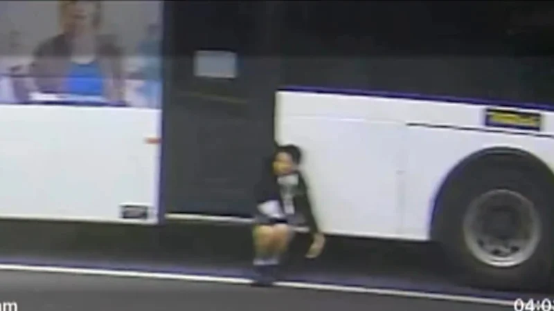 Melbourne schoolboy dragged by bus
