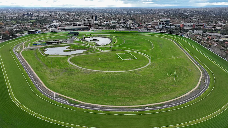 Caulfield told to seal Dees deal on racecourse relocation