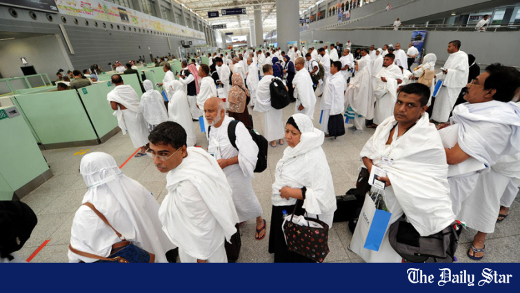 Govt urges pilgrims to follow hajj regulations to avoid heavy penalties
