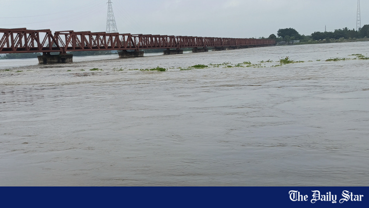 Flood alert issued for 14 districts, rain likely to continue in Ctg, Barishal for 48 hours