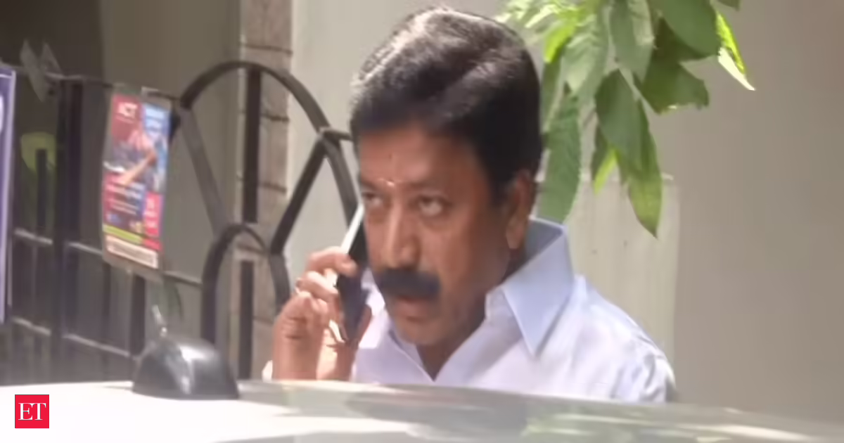 Tamil Nadu Elections: Dissent brewing in AIADMK as 'upset' MLAs likely to meet CV Shanmugam amidst EPS-Vijay 'talks' buzz
