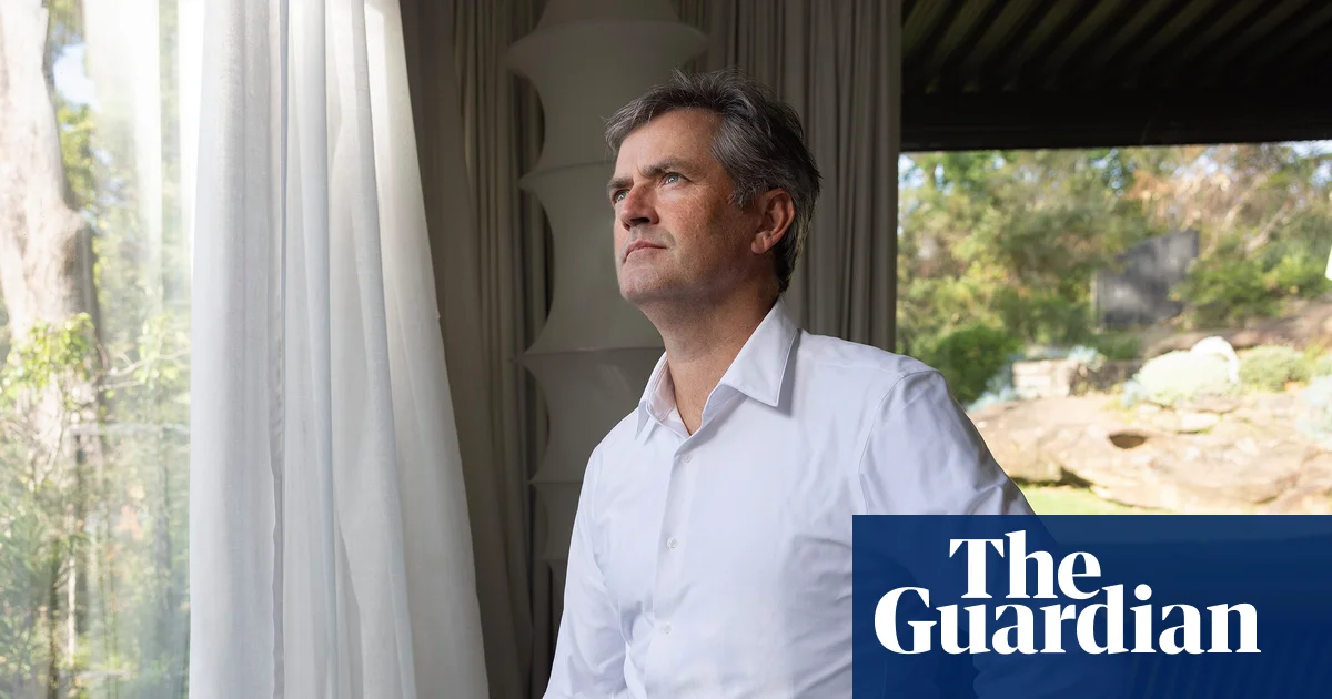 ‘White shirt guy’ claims he was assaulted by police at the Sydney rally against Isaac Herzog. Now he plans to sue