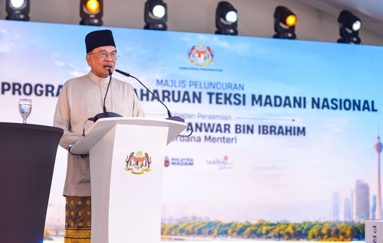 Anwar announces RM10mil boost for taxi industry rejuvenation