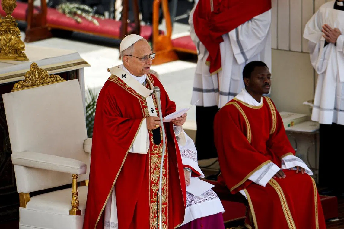 God rejects prayers of leaders who wage wars, Pope Leo tells thousands in Palm Sunday homily