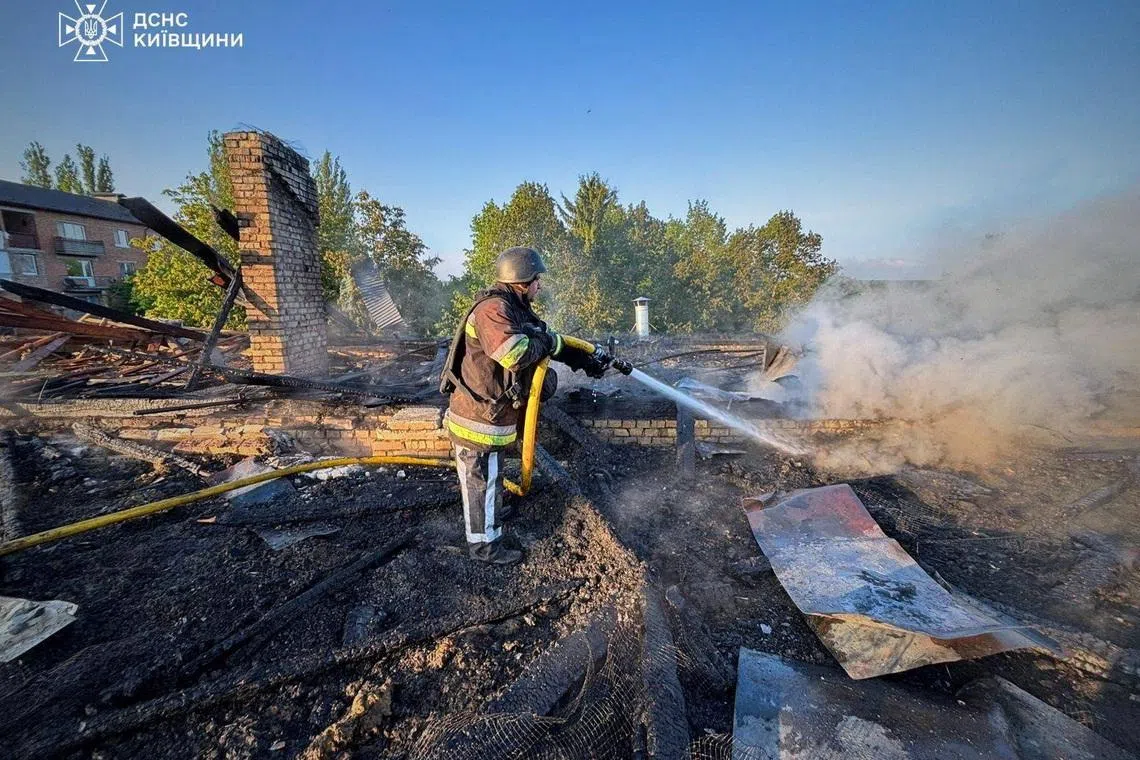 Russia, Ukraine end US-brokered truce with fresh attacks