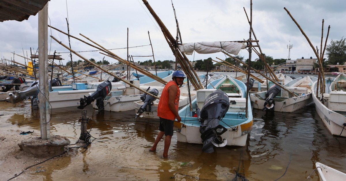 Tropical Storm Isaias forecast to hit US Gulf coast as hurricane