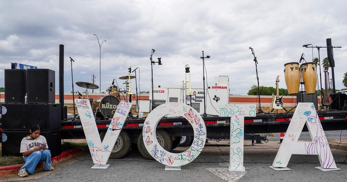 Latino voters key to Democratic hopes in Texas