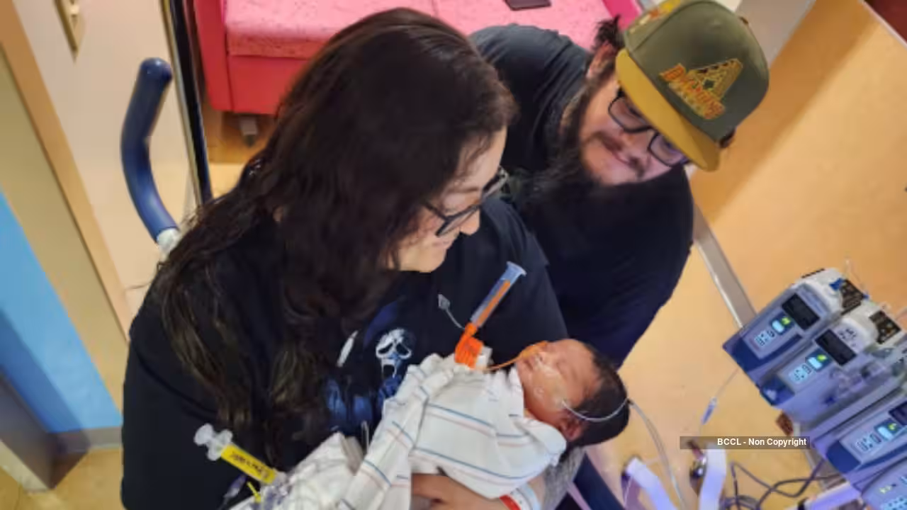 An Arizona baby stopped breathing during a post-office visit; former nurse Mary Schwarz performed CPR and helped restore her breathing on the way to hospitalA former nurse's quick