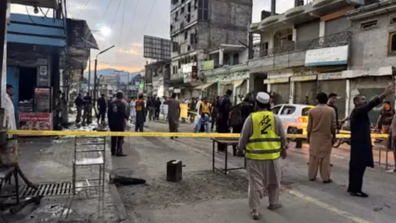 Unknown gunmen kill Pakistani policeman, abduct another in separate incidentsAccording to police, Alam regularly used the same route to reach his workplace. He was attacked near