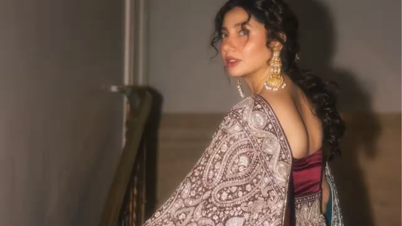 Mahira Khan makes a maximalist TIFF debut in a gorgeous Kashidakari chiffon saree that lets tradition do the talking