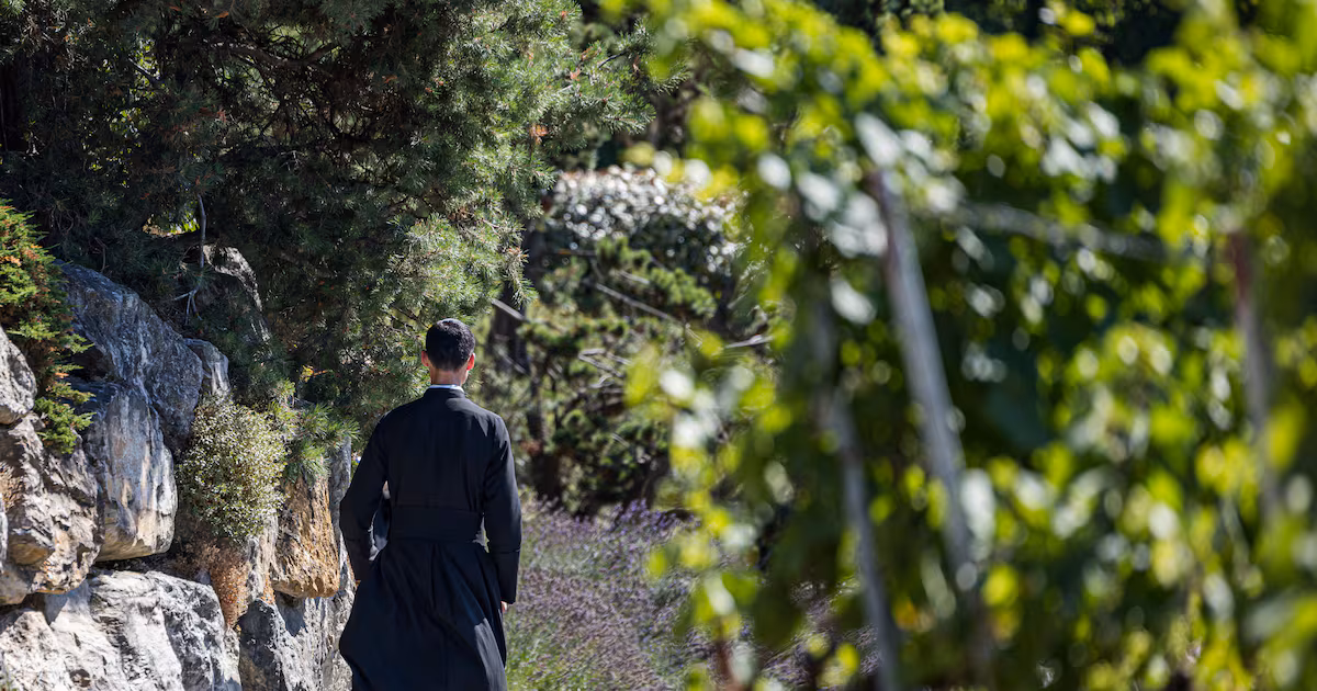 A future pope will ‘welcome us back’, says priest from excommunicated Catholic sect