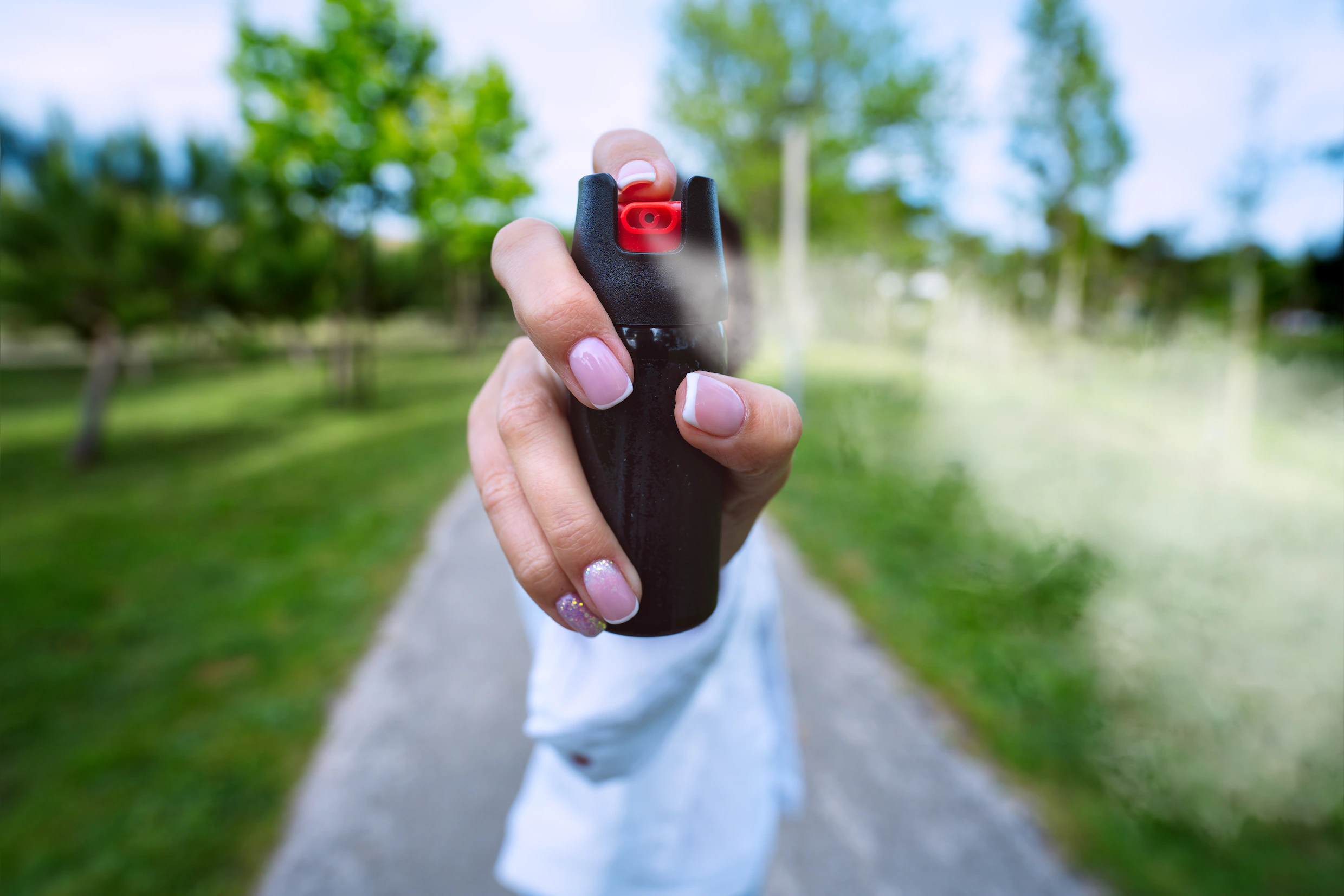 In Duitsland kunnen Nederlandse vrouwen wél pepperspray kopen. ‘Je moet je als vrouw kunnen verdedigen’