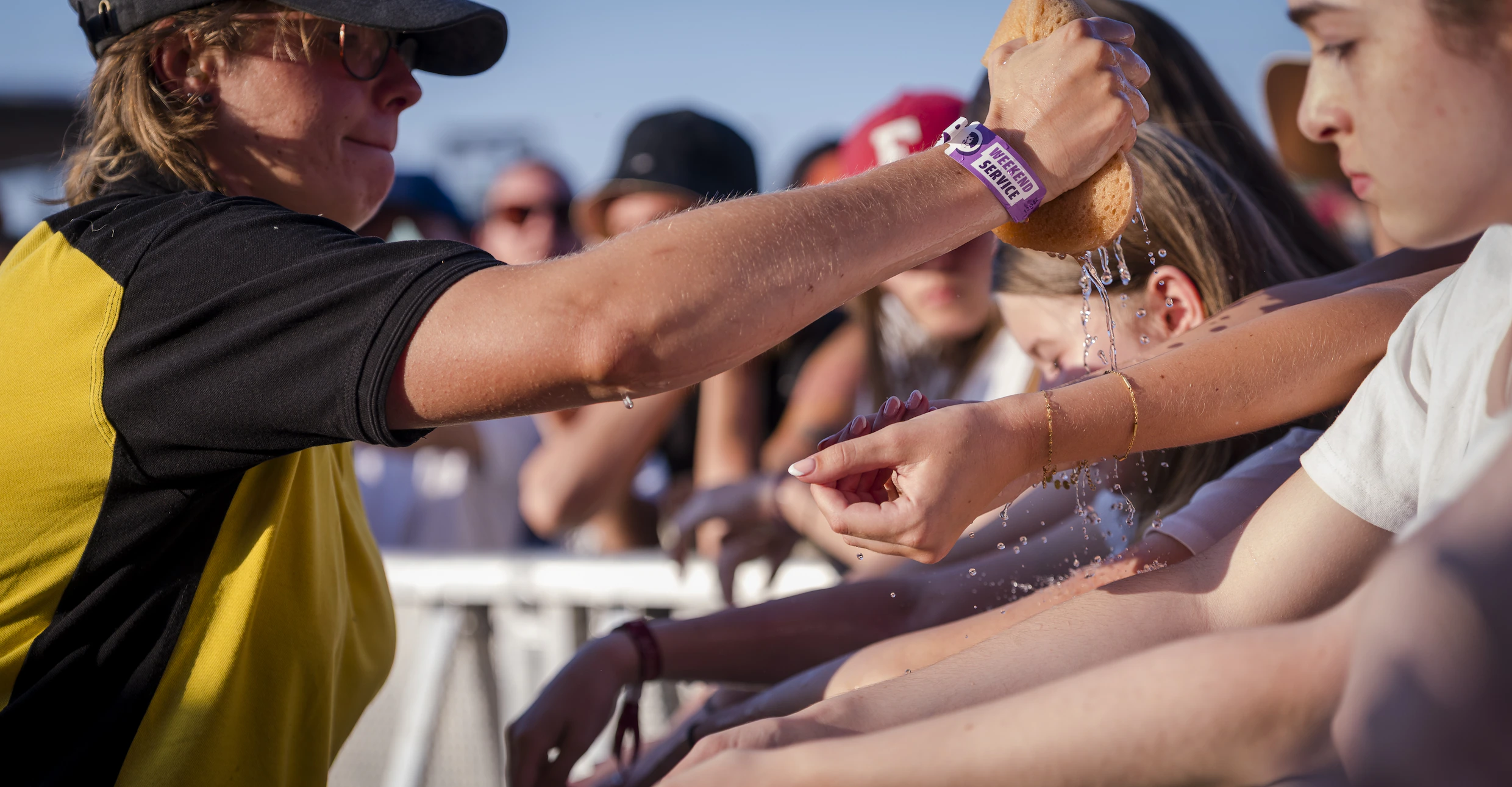 Festivals nemen voorzorgsmaatregelen tegen hitte, sportevenementen afgelast of aangepast