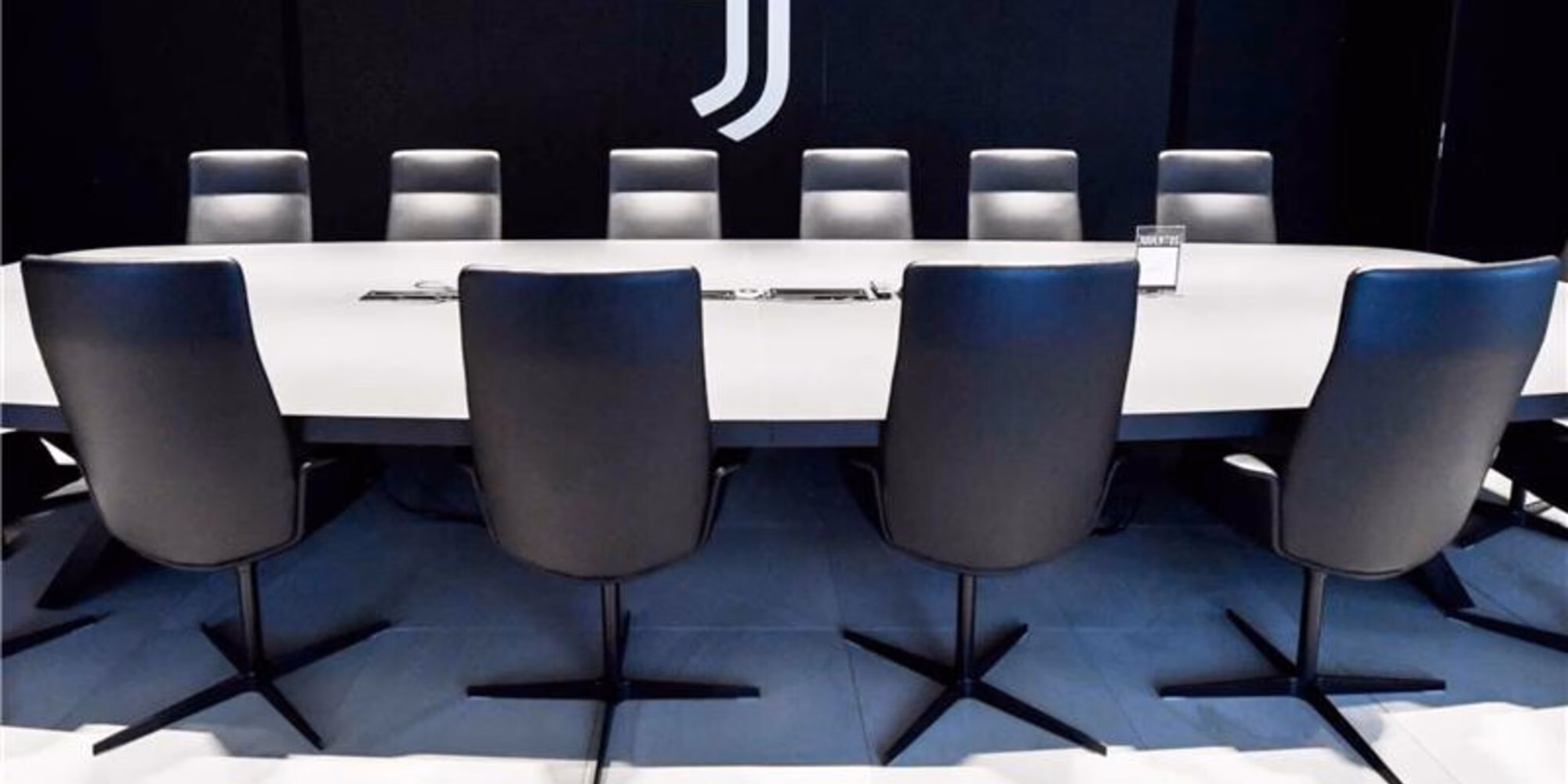 Diretta Juve, CdA straordinario: Comolli via, inizia l’era Carnevali. La giornata in tempo reale