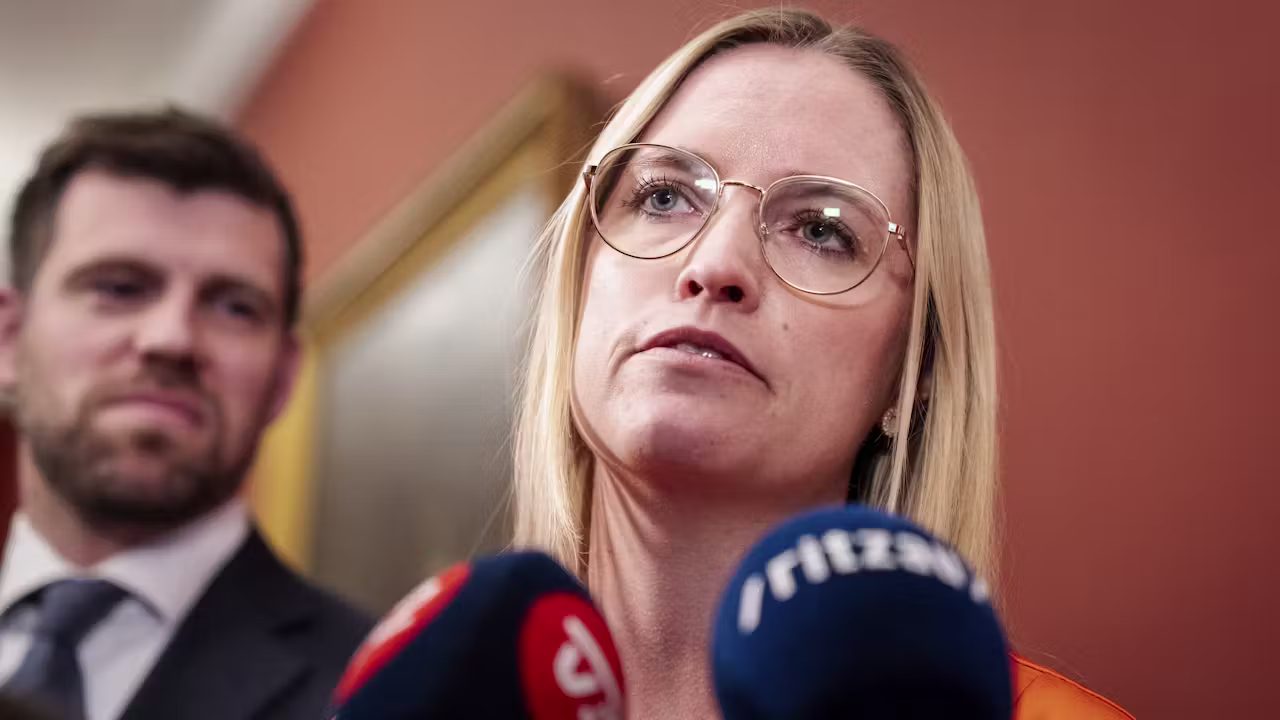 Venstre skifter kurs for fjerde gang i år