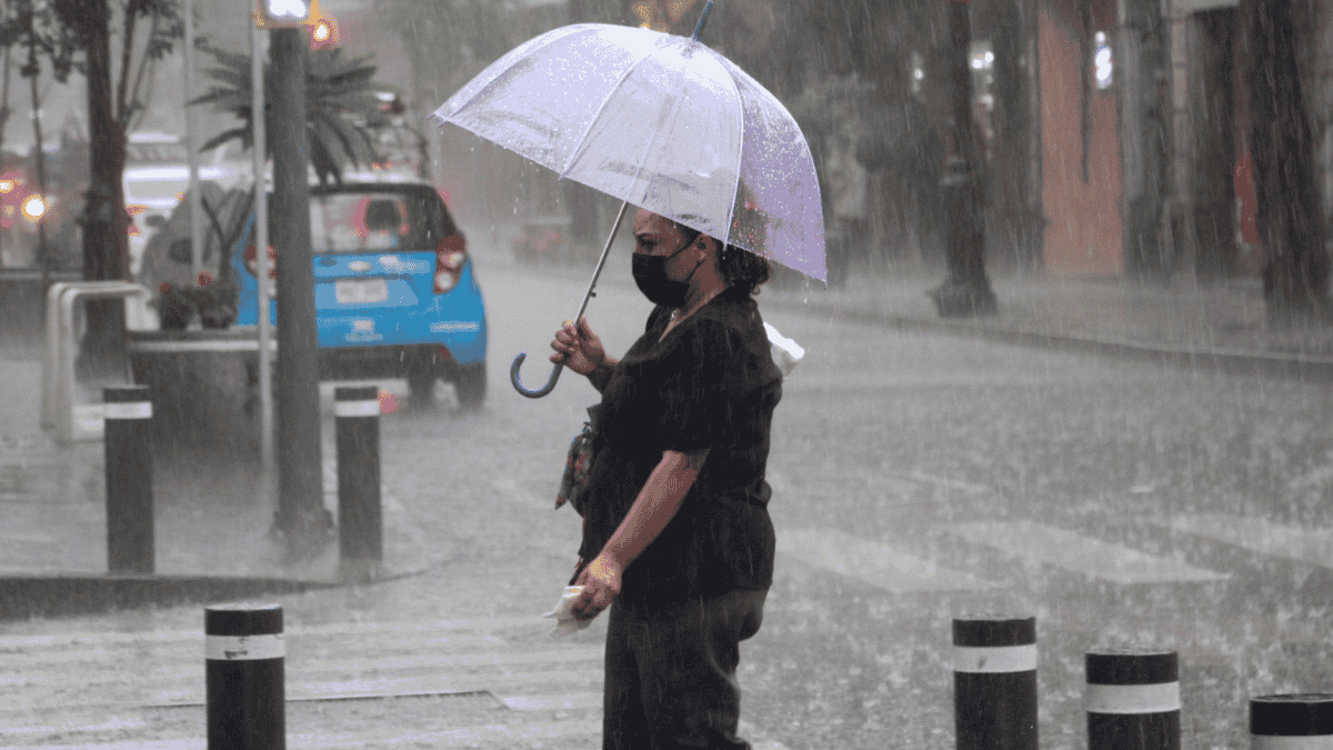 Lluvias fuertes y granizo ponen en alerta a 8 alcaldías de CDMX esta tarde