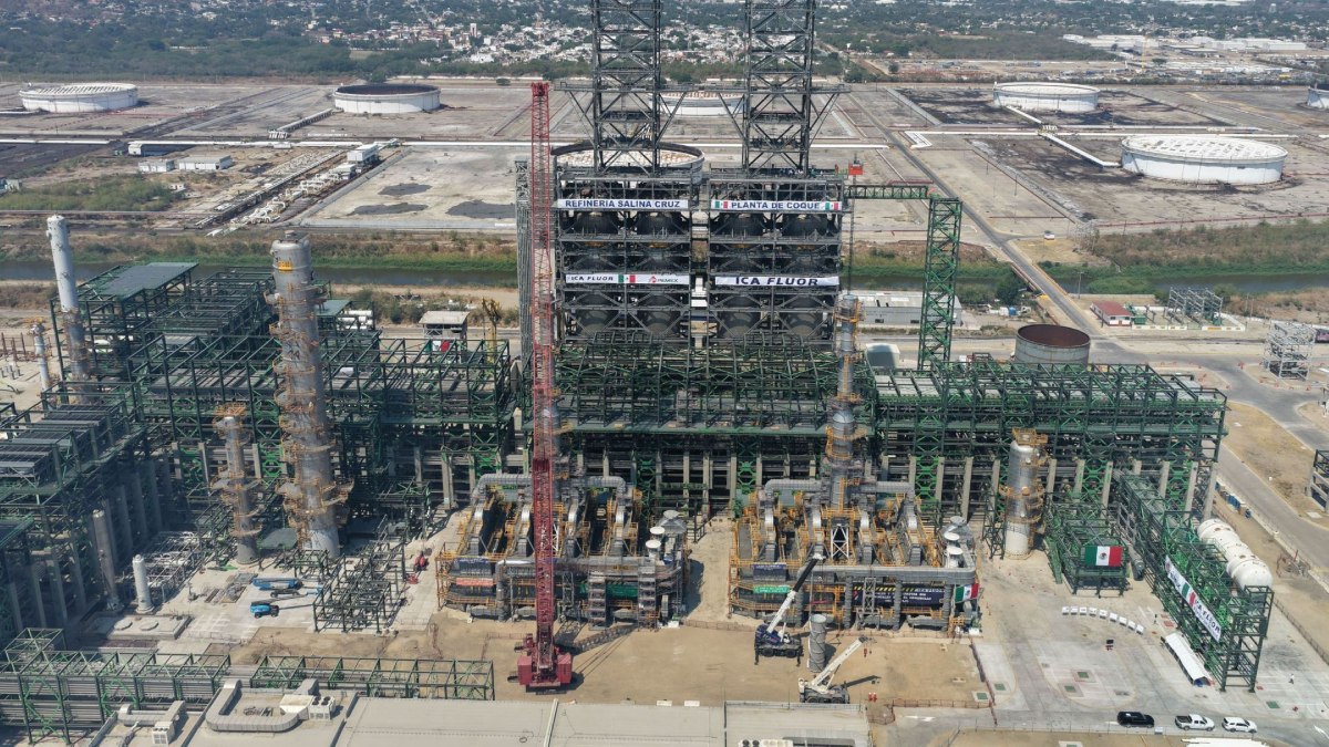 Desfogue controlado causa alarma por supuesta explosión en refinería de Salina Cruz