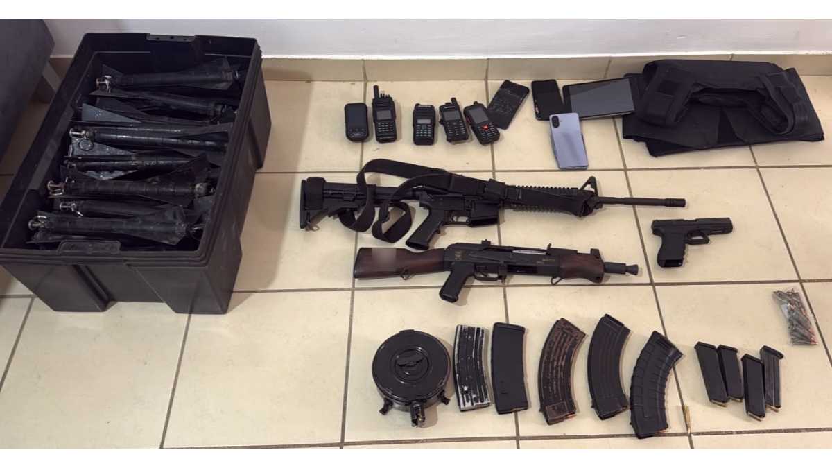 Guardia Nacional intercepta cargamento de armas y explosivos en Culiacán