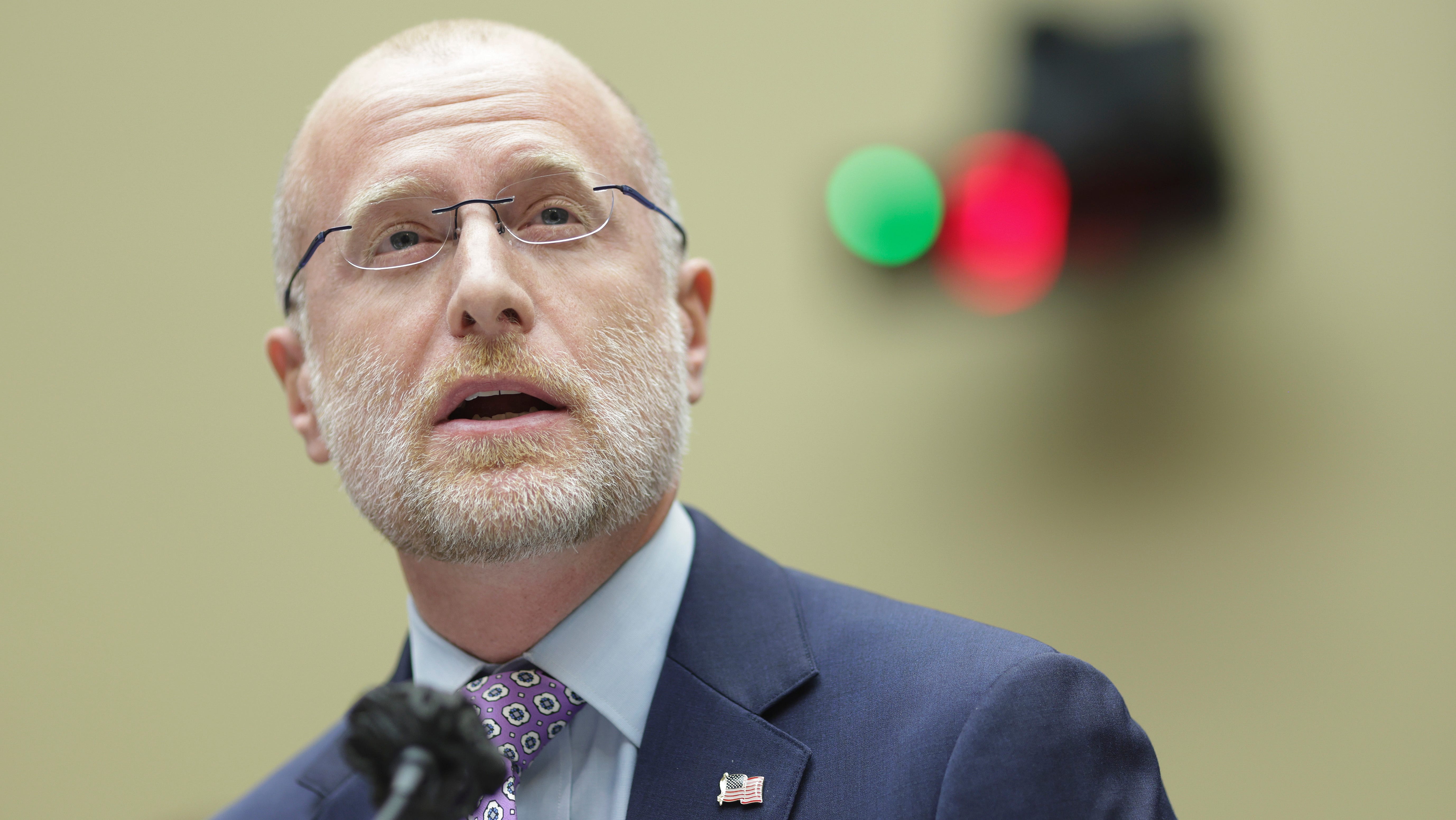 FCC urges broadcasters to air patriotic, pro-America programming