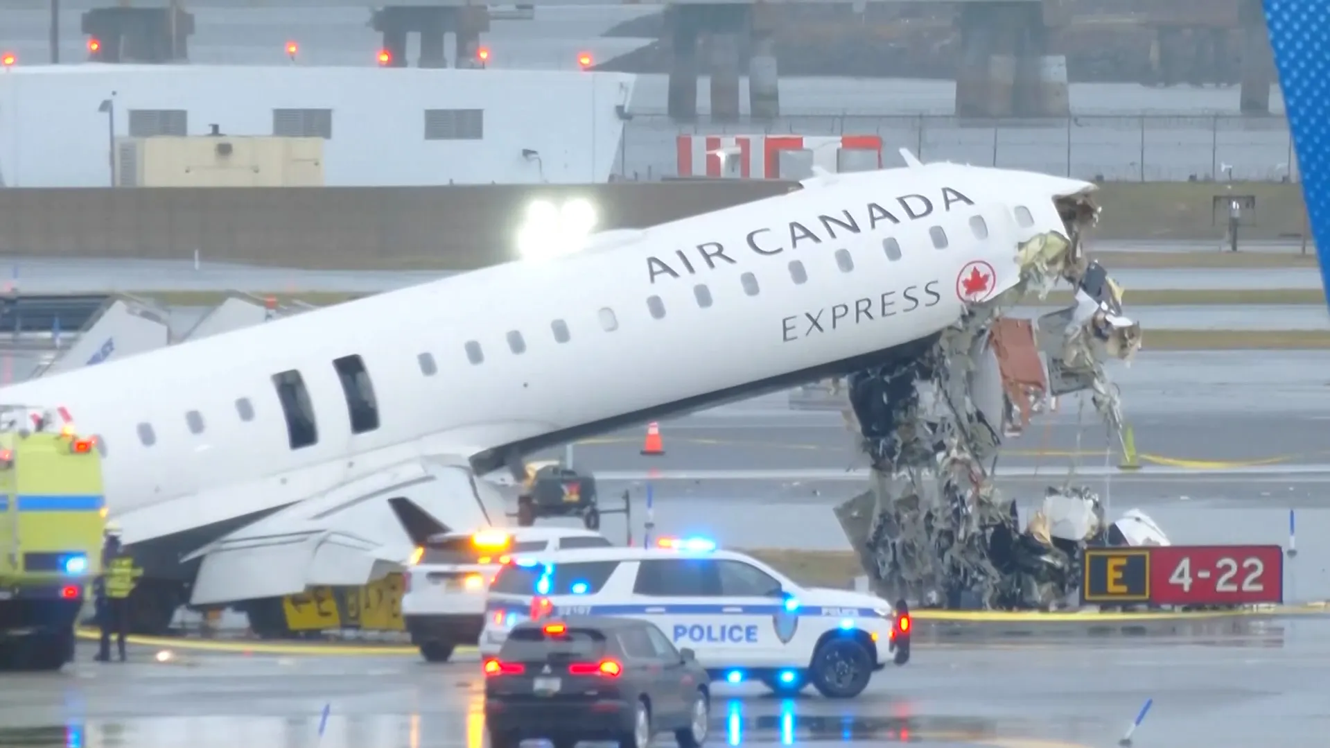 Air traffic audio captures 'stop' warning ahead of LaGuardia crash