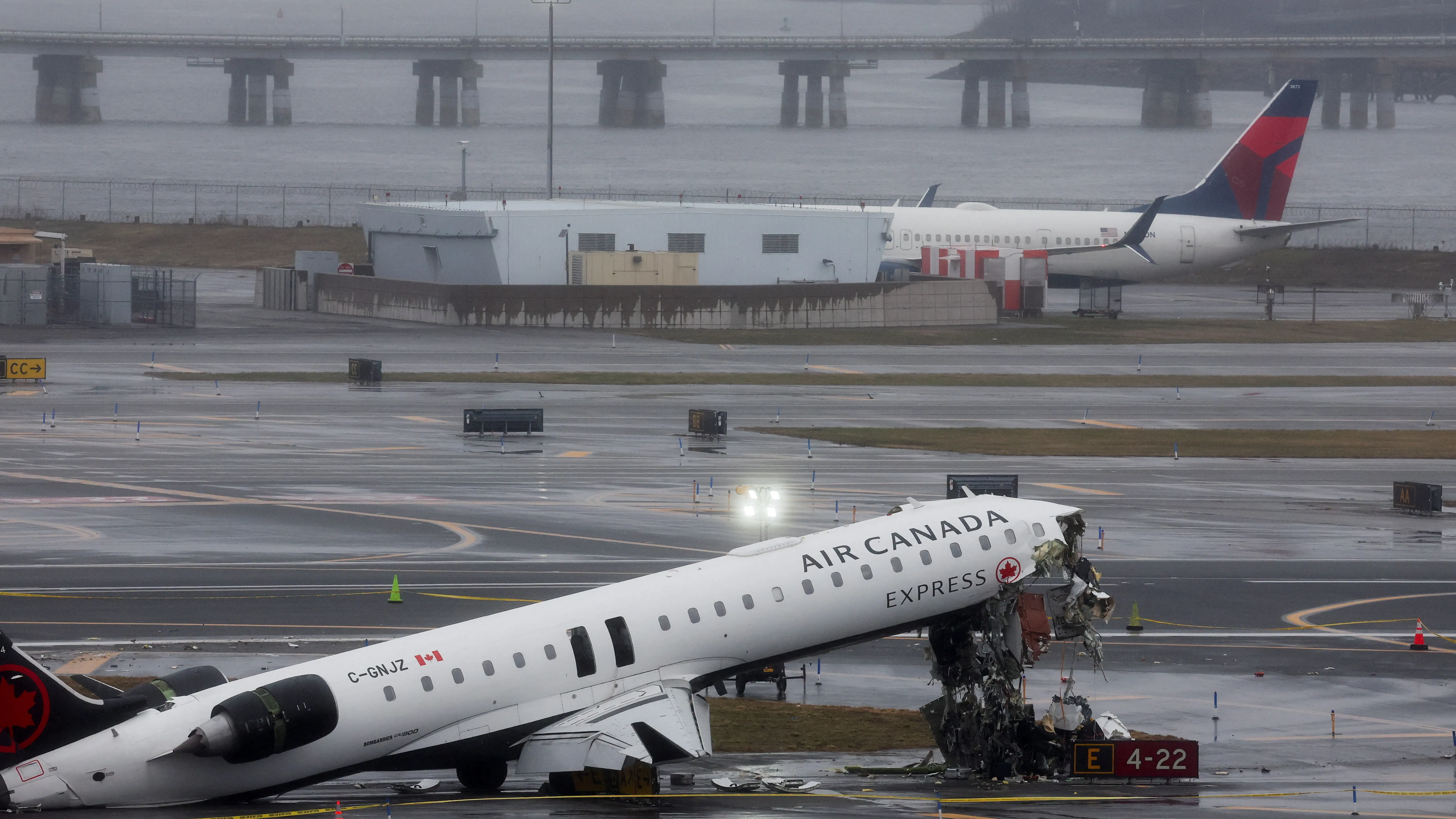 Deadly crash at LaGuardia came after communication issues, NTSB says