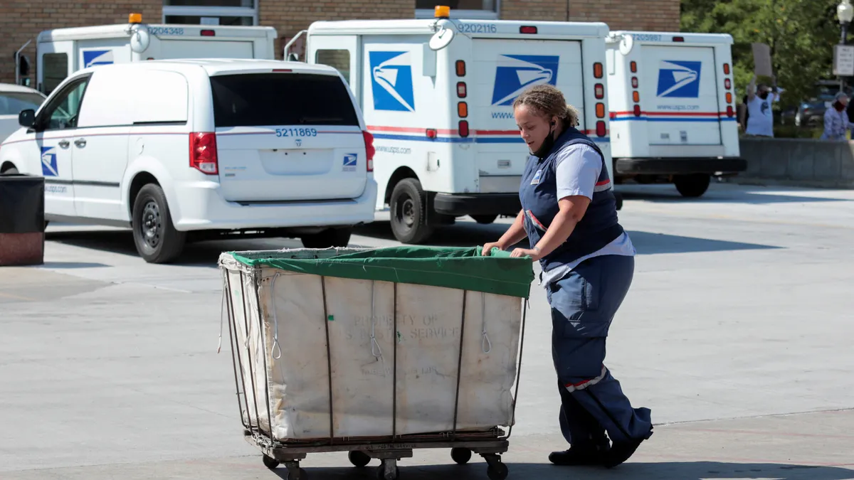 USPS faces cash crunch after $1.95B quarterly loss