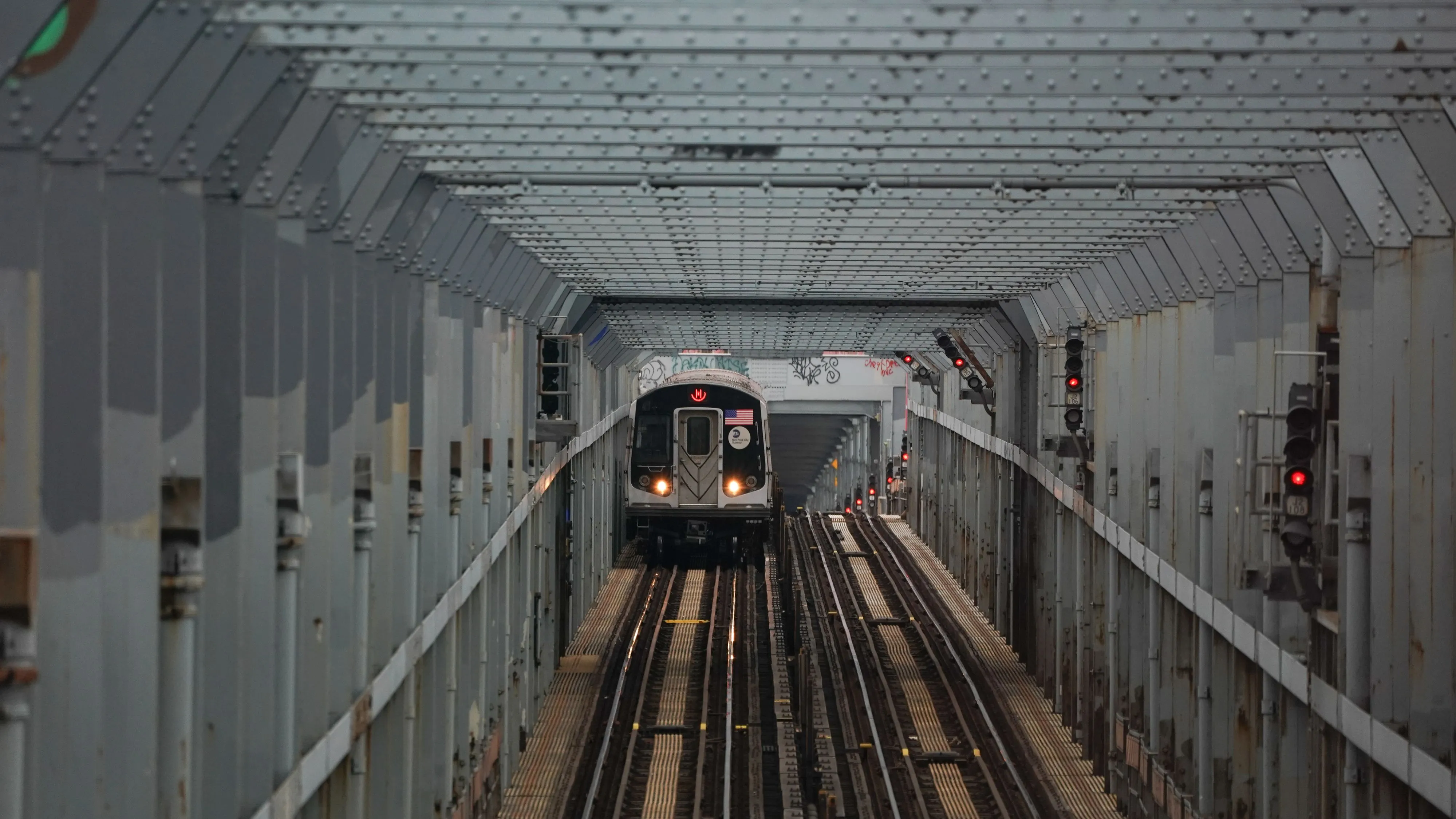 Teens fall while suspected of 'subway surfing' on NYC bridge, 1 dead