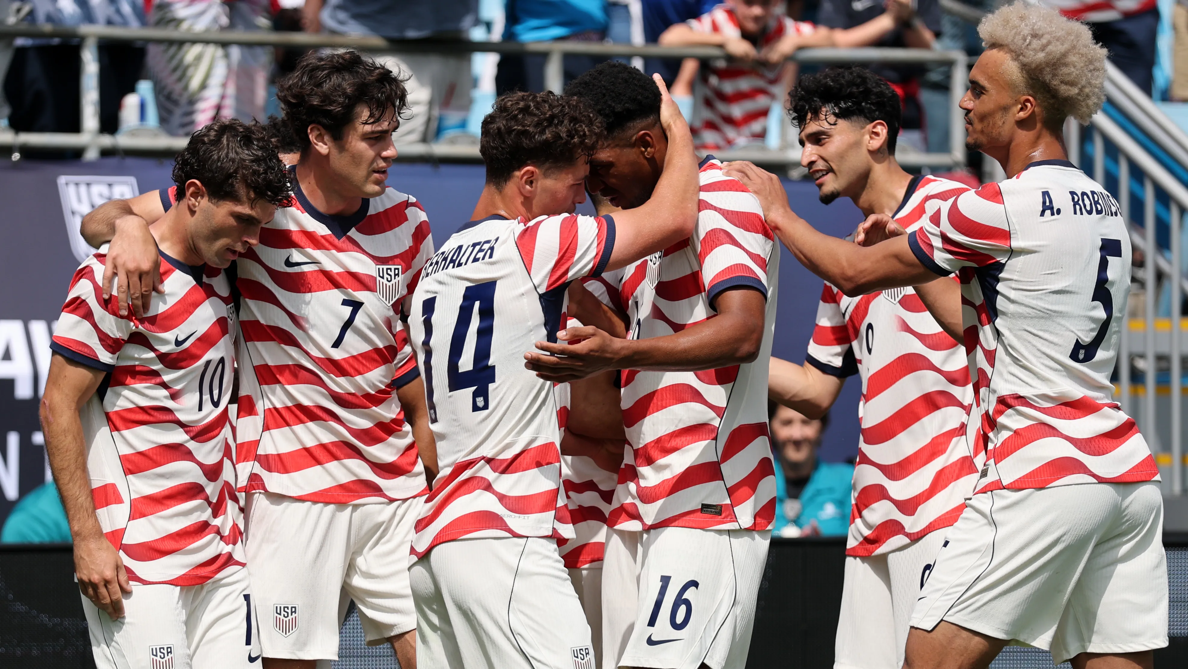 Landon Donovan says USMNT can beat anybody at World Cup ... if they do this one thing