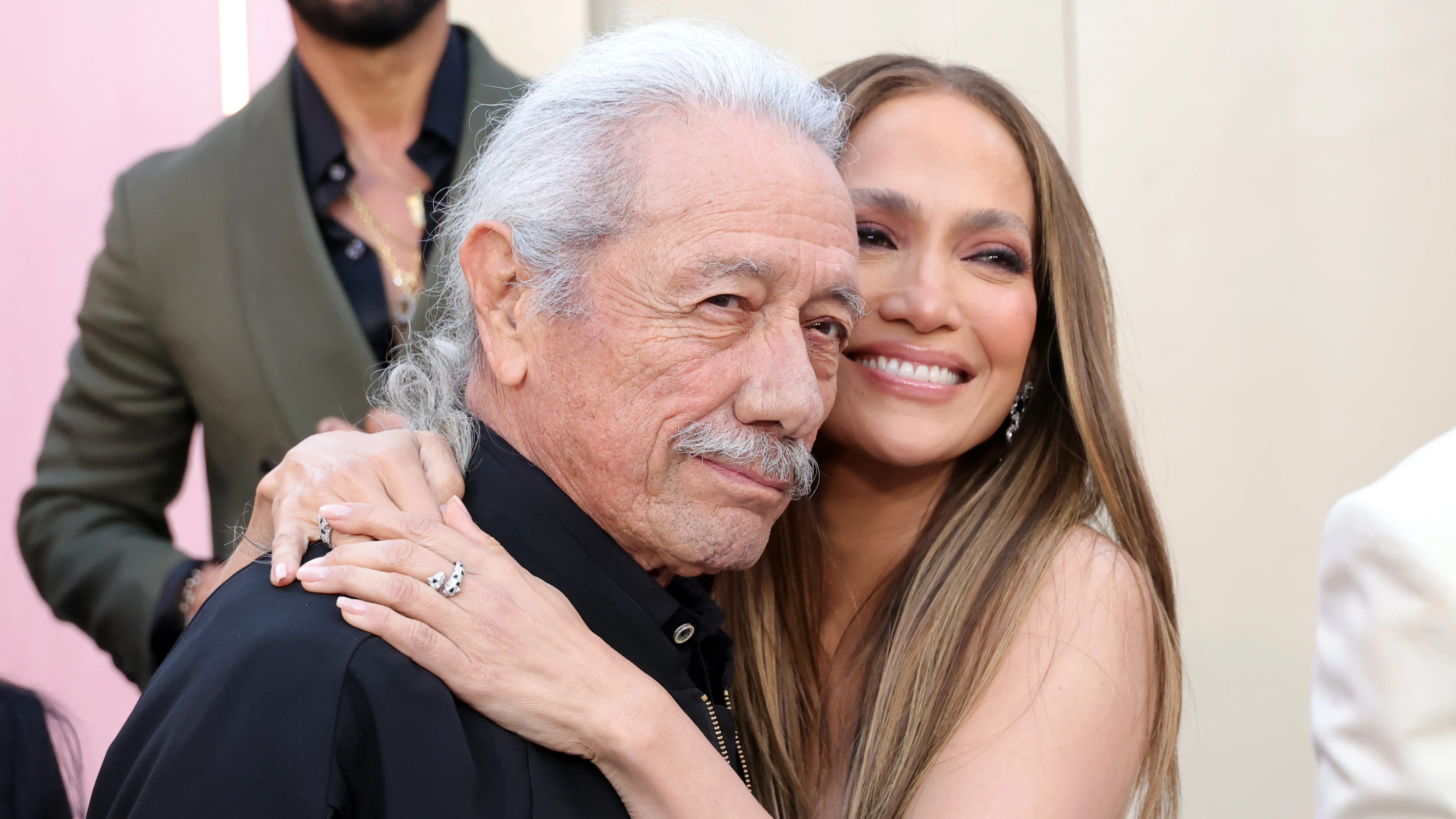 Jennifer Lopez addresses Brett Goldstein rumors to Savannah Guthrie