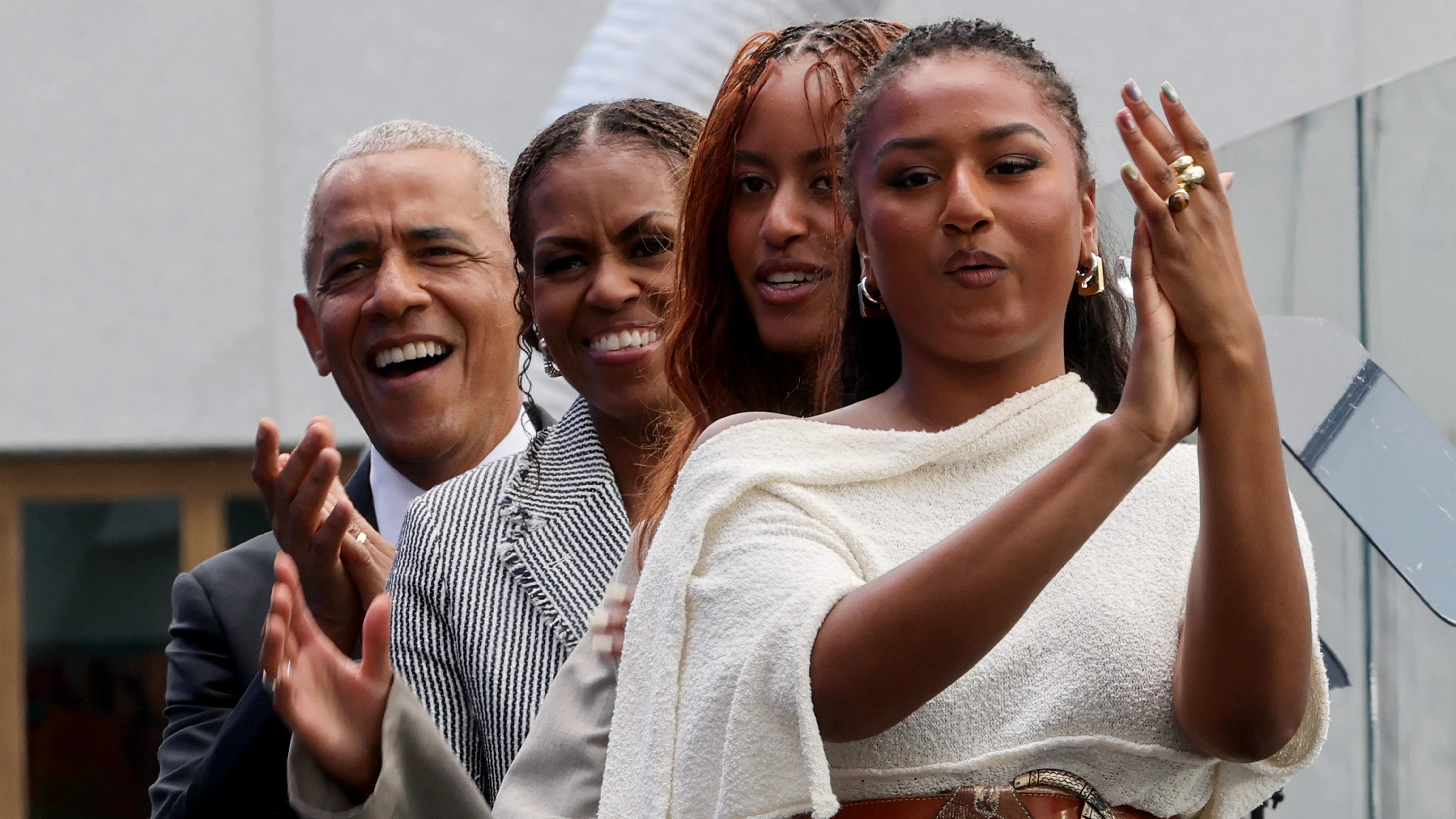 Barack Obama, at center opening, wants to make America change again