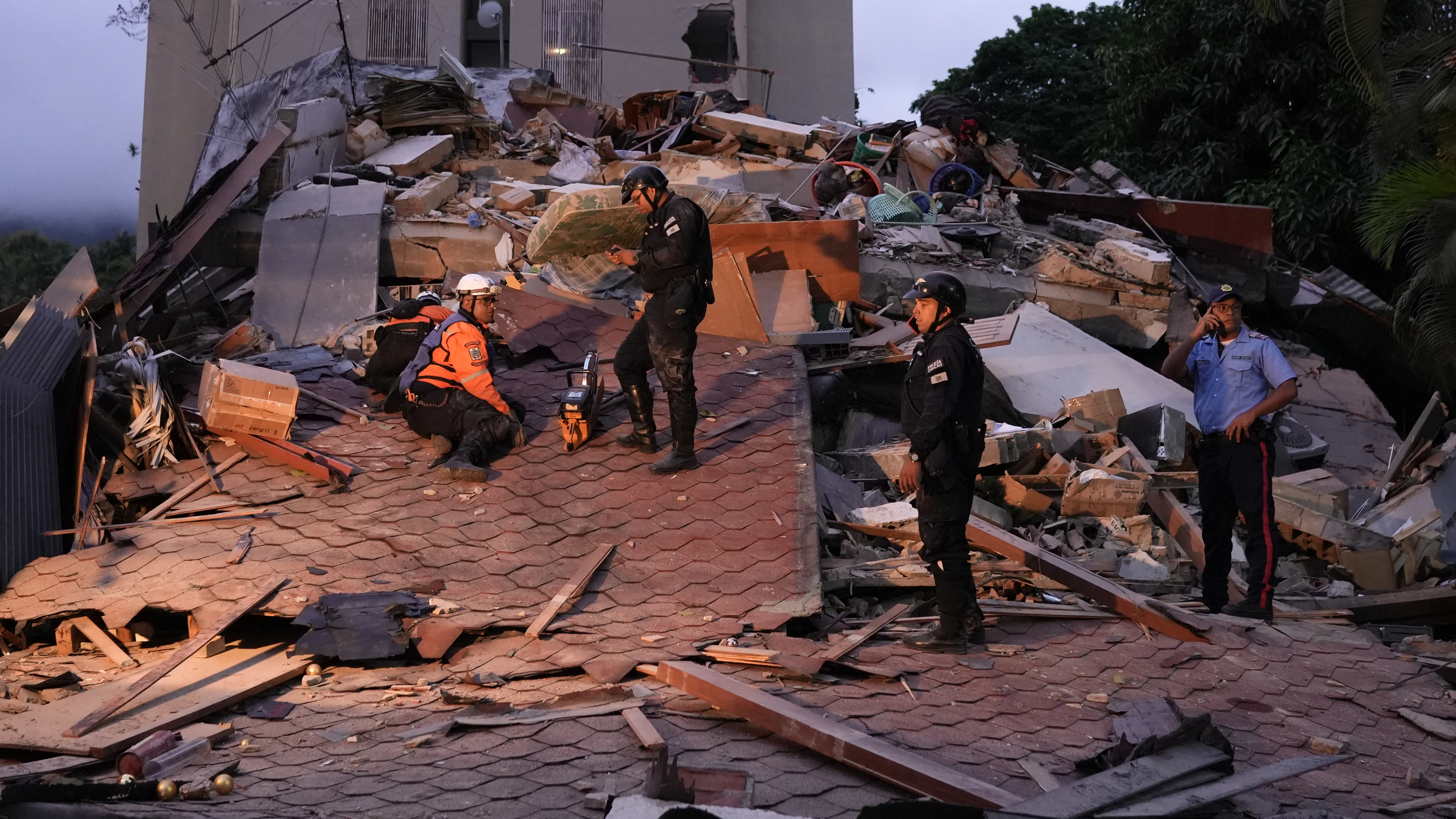 Back-to-back earthquakes in Venezuela kill at least 164