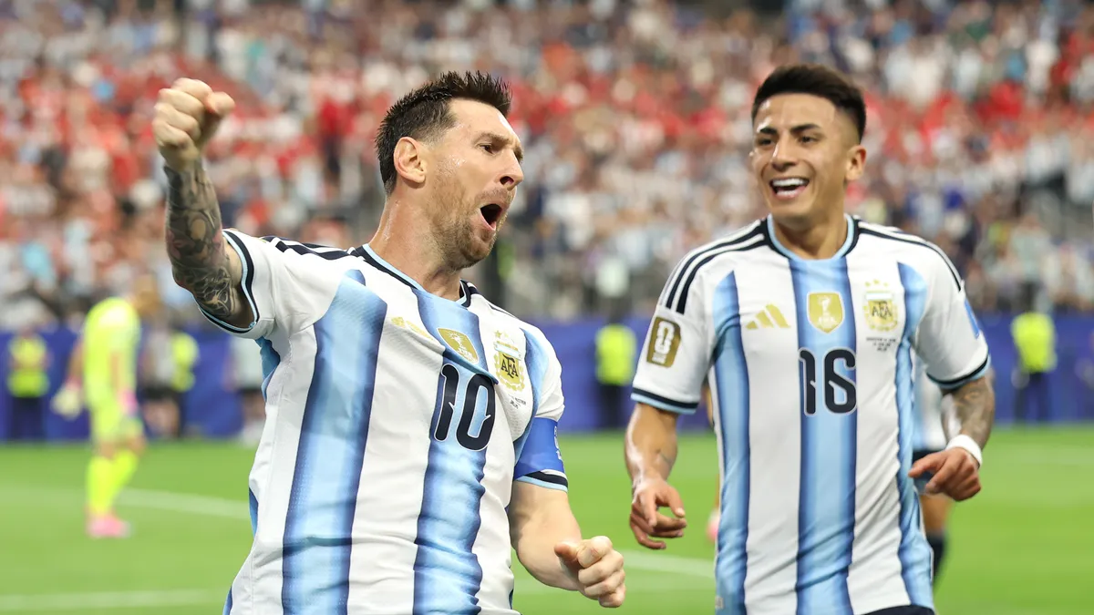 World Cup live scores and games today: Egypt-Australia sets up Messi and Argentina