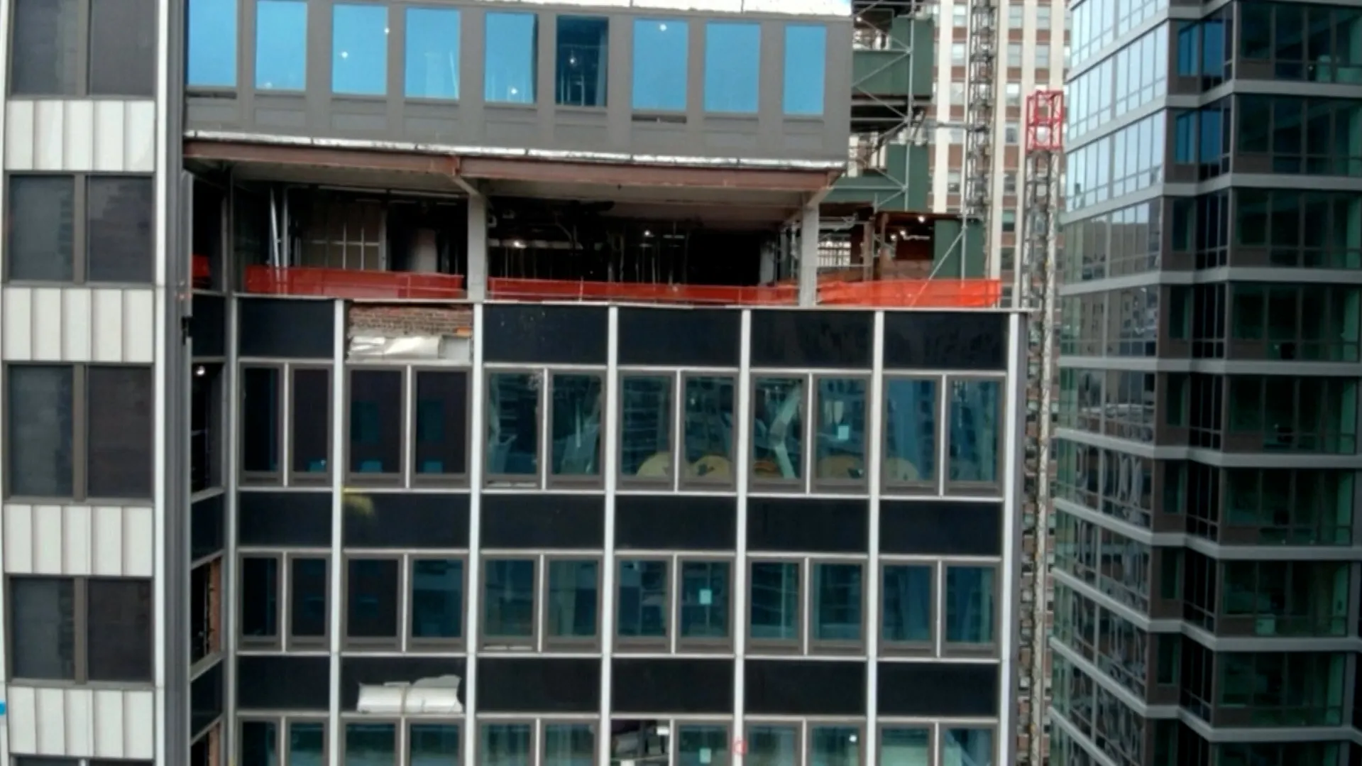 Manhattan office tower at risk of collapse faced multiple safety fines