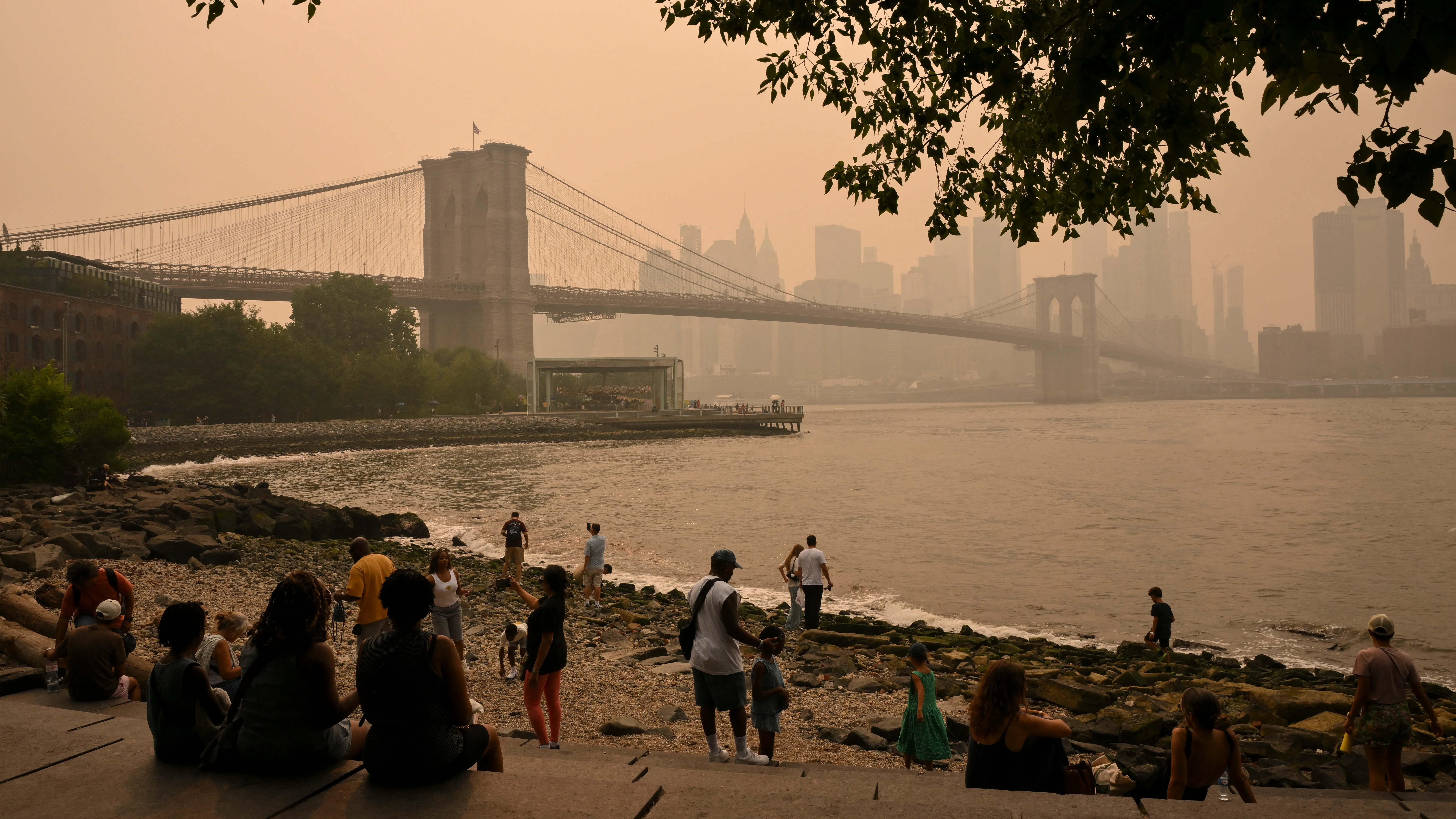 Should you run your AC unit amid bad air quality? What to know