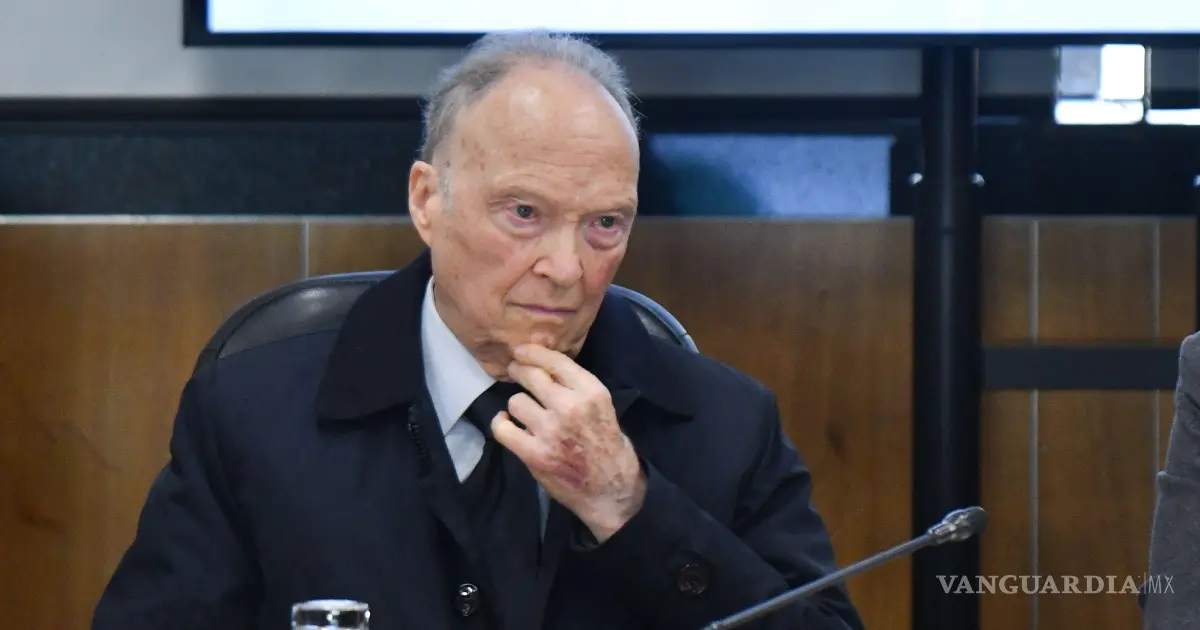 Reporta Gertz Manero autos de lujo, inmuebles, joyas y relojes en declaración patrimonial