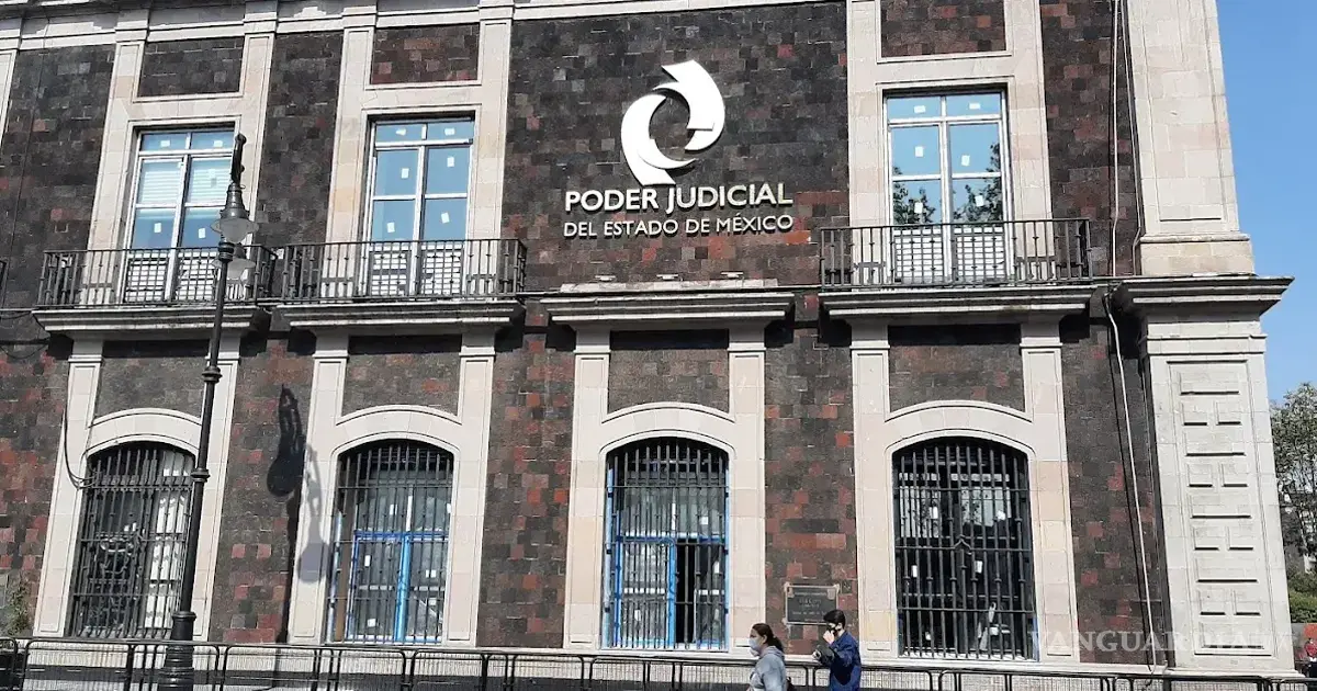 Vinculan a proceso a 12 funcionarios por red de 324 plazas docentes falsas en el Estado de México