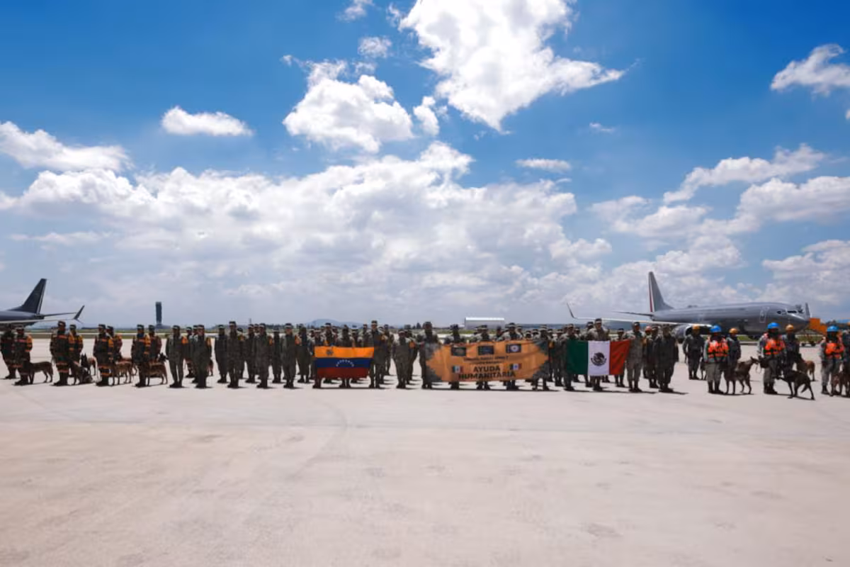 México envía ayuda humanitaria a Venezuela tras terremotos: Despegan aviones con rescatistas, médicos y binomios caninos