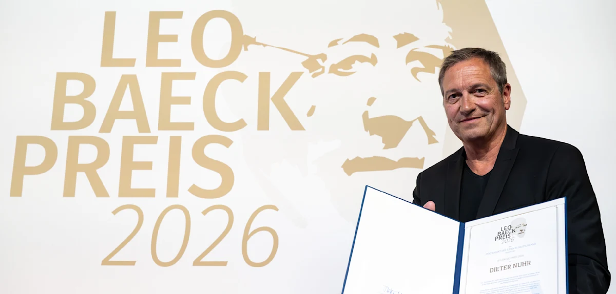 Therapie für eine kaputte Debattenkultur – Dieter Nuhr erhält Leo-Baeck-Preis