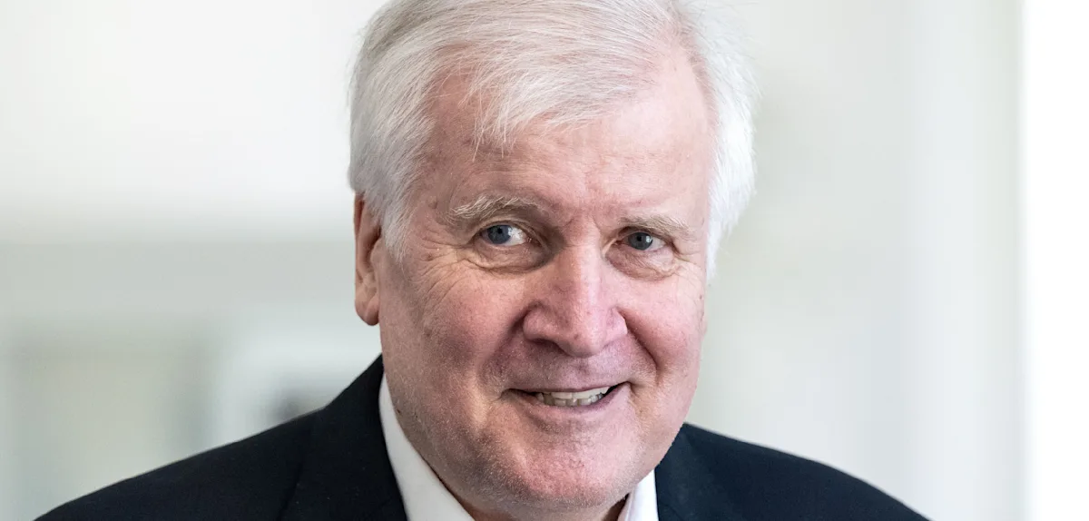 Mit Blick auf seinen früheren Asylkurs fühlt Seehofer heute „ein wenig Genugtuung“
