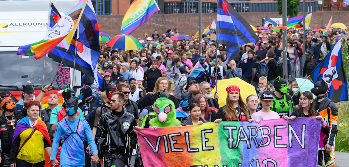 Unter Polizeischutz und mit Gegenprotest – Eberswalde feiert CSD