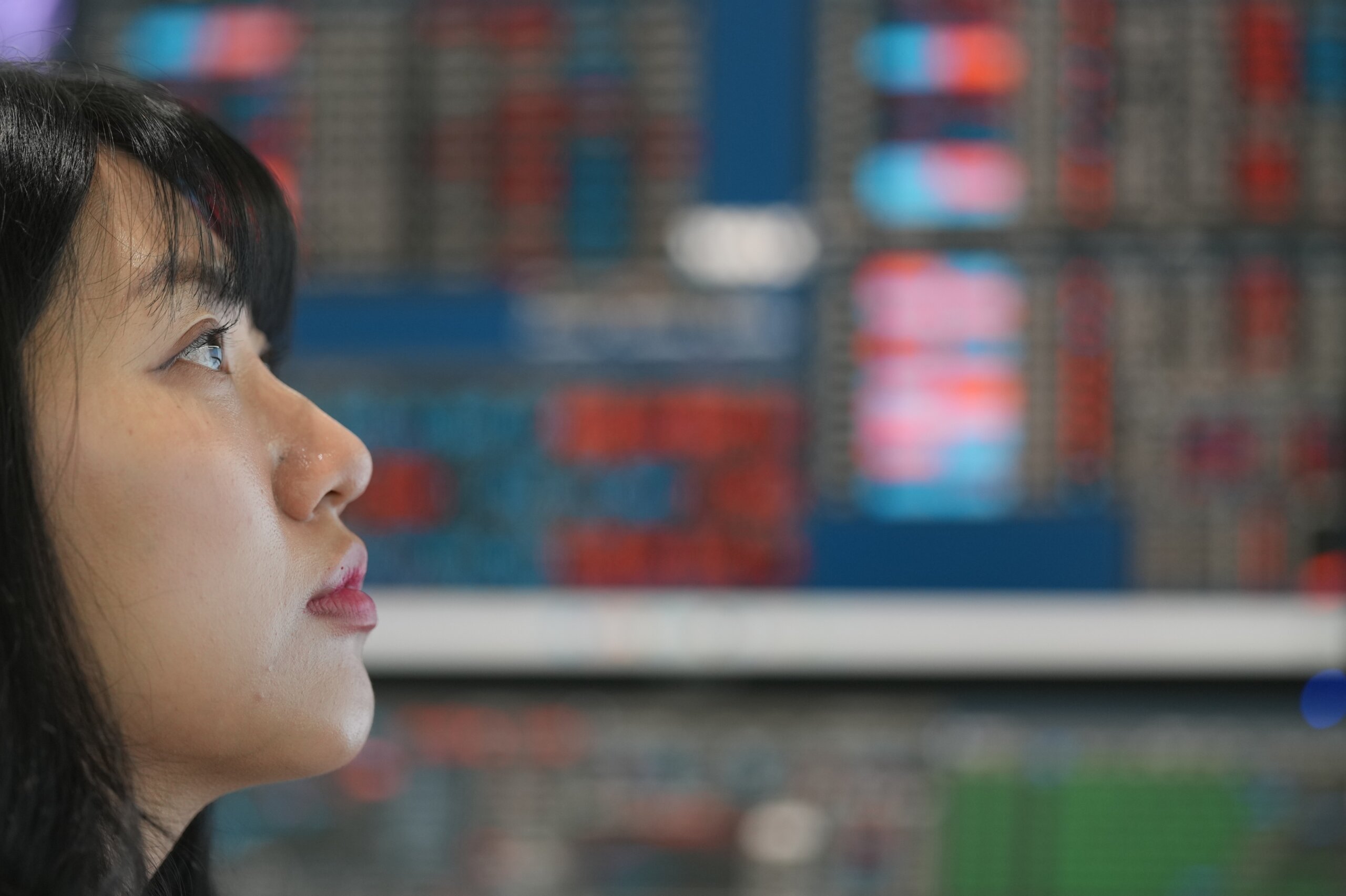 US stocks fall further from their records after bond markets crank up the pressure - WTOP News