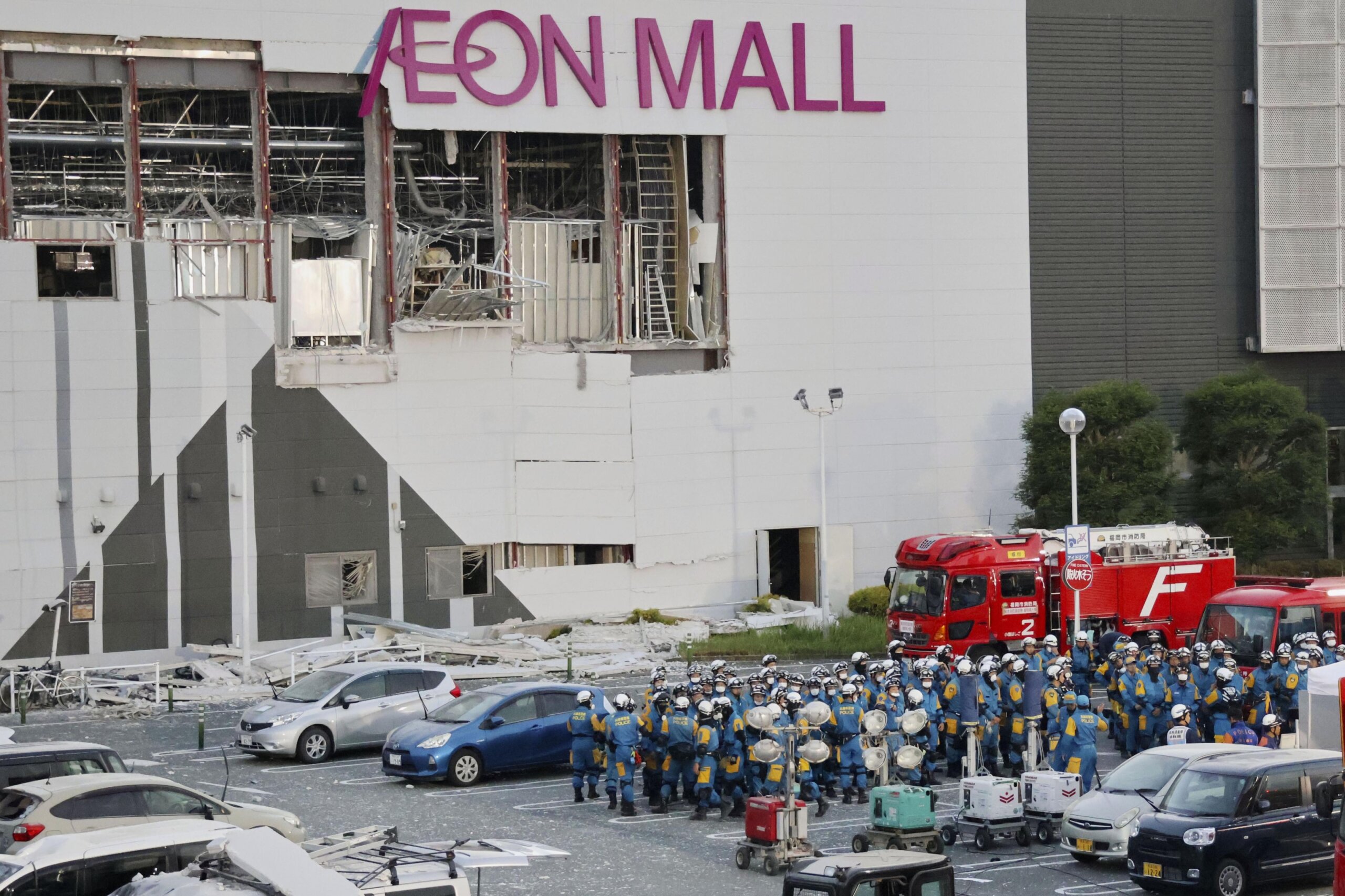 Quake survivors in southwestern Japan sleep in cars in sweltering heat as death toll rises to 34