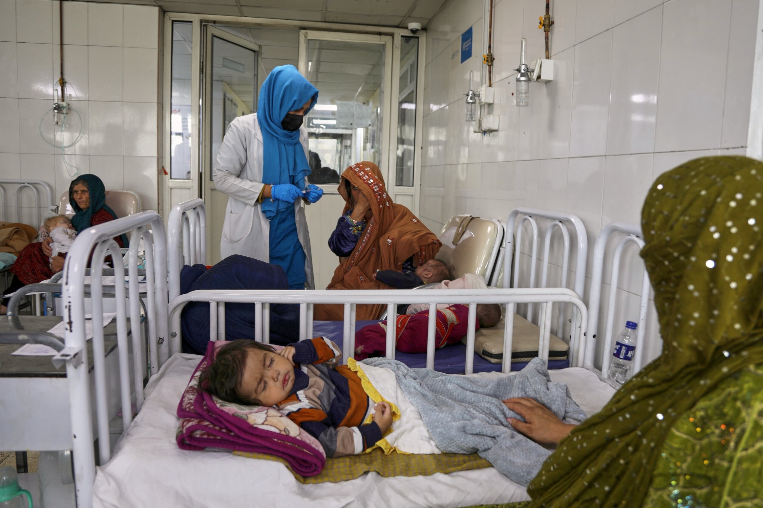Afghanistan’s child deaths are rising as food distributions face cuts, UN says